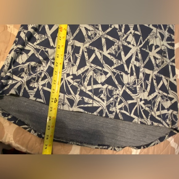 Lularoe Classic-T X-Small Blue w/ Cream Colored Bamboo  Overlay, Medium - Picture 5 of 5